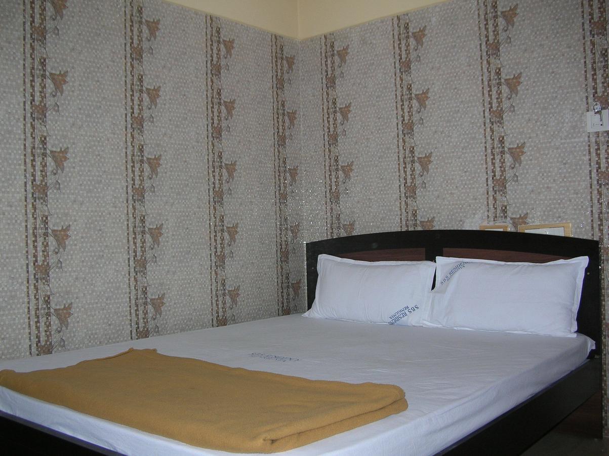 Sbs Residency Tirupati Hotel Renigunta Habitación foto