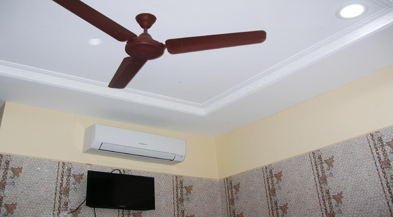 Sbs Residency Tirupati Hotel Renigunta Habitación foto