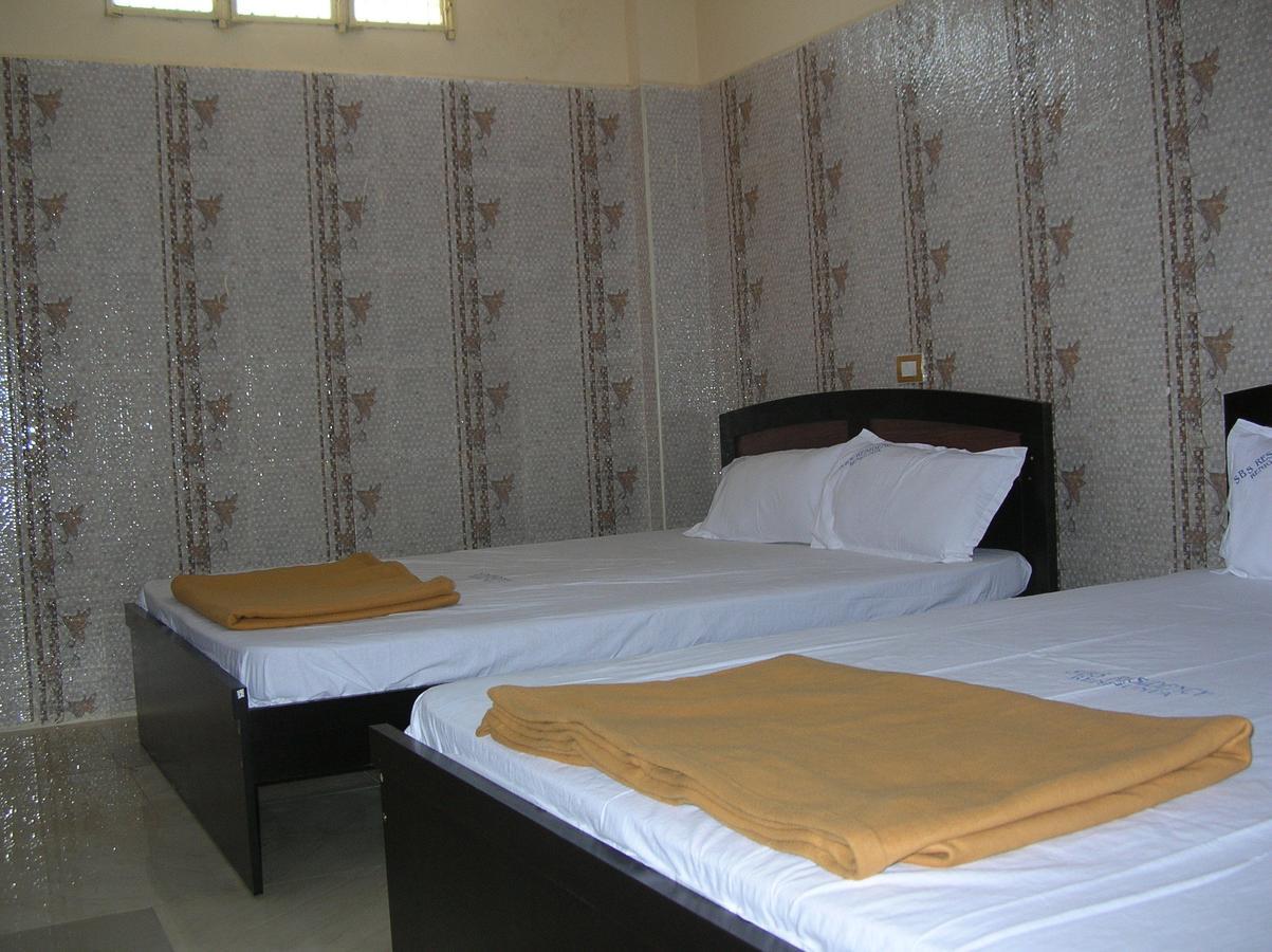 Sbs Residency Tirupati Hotel Renigunta Habitación foto